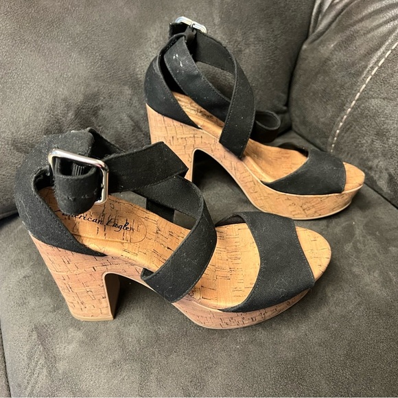 American Eagle Platform Cork High Heels Sandal with black straps - Picture 4 of 8